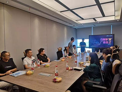 神州广告灯箱媒体,神州广告高铁椅背,神州广告看板广告,郴州市神州广告传播有限责任公司 神州广告灯箱媒体,神州广告高铁椅背,神州广告看板广告,郴州市神州广告传播有限责任公司