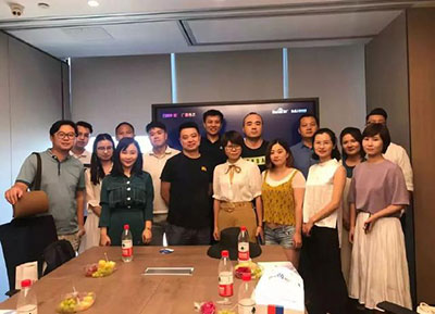 神州广告灯箱媒体,神州广告高铁椅背,神州广告看板广告,郴州市神州广告传播有限责任公司 神州广告灯箱媒体,神州广告高铁椅背,神州广告看板广告,郴州市神州广告传播有限责任公司